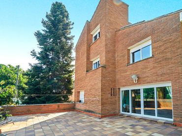Villa mit Garten zum Verkauf in Sarrià - Sant Gervasi