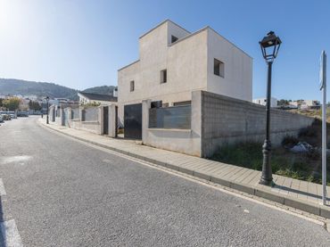 Xalet amb balcó en venda a Calle Puntal de las Siete Lagunas 18