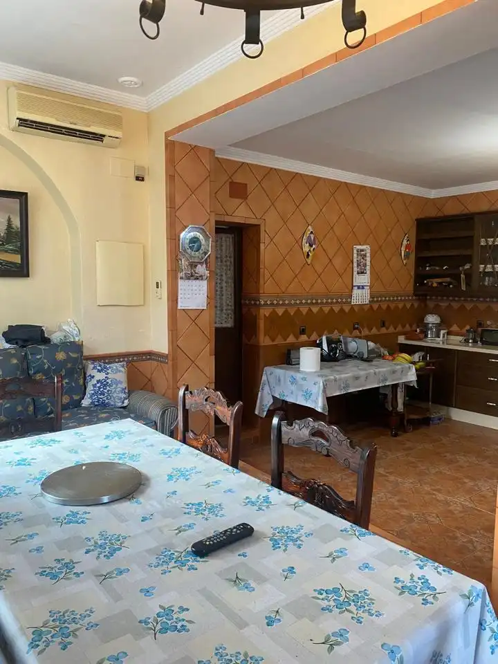 Casa o xalet en venda en Dos Hermanas amb Aire condicionat, Jardí privat i Piscina