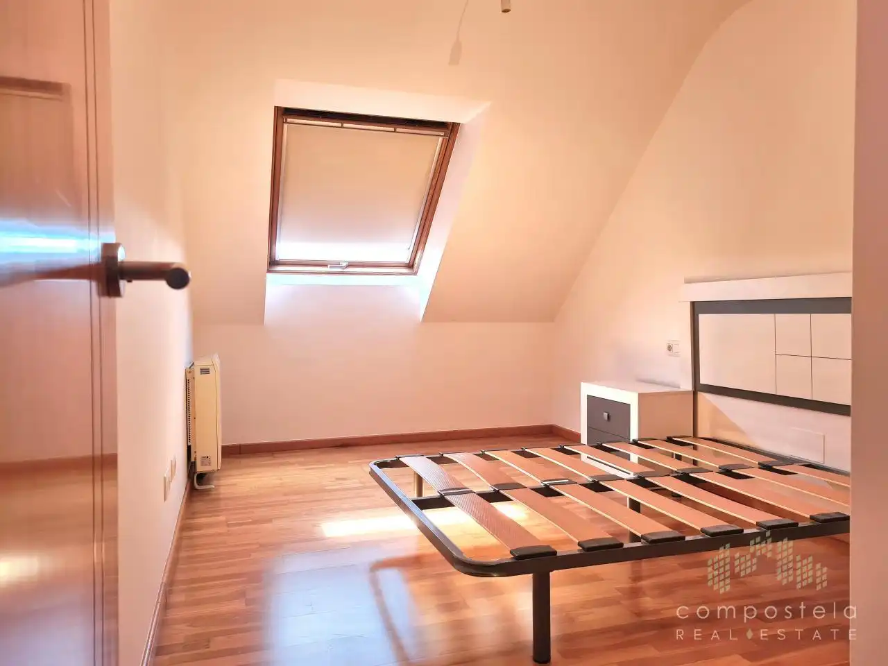 Attic for rent in Avda. Mahía, Bertamirans