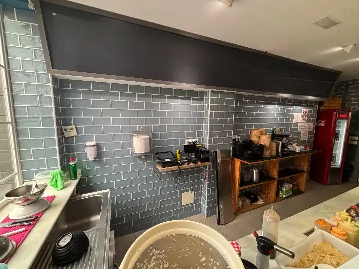 Cocina de Local en traspaso en Madrid con Aire acondicionado, Internet y Alarma