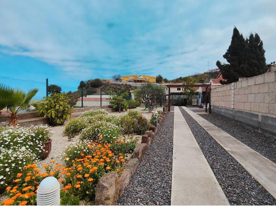 Exterior view of House or chalet for sale in Icod de los Vinos  with Private garden, Terrace and Furnished