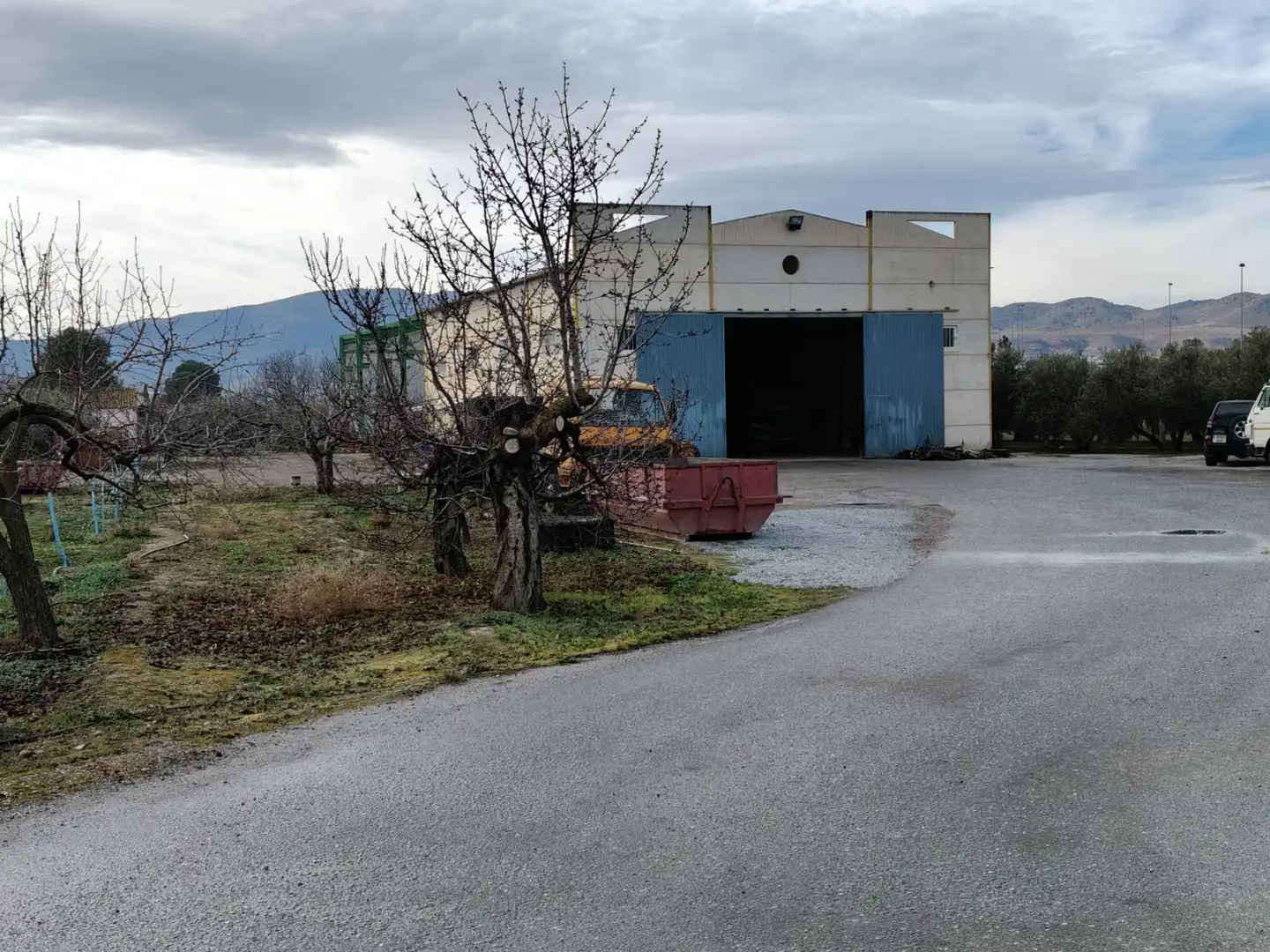Außenansicht von Fabrikhallen zum Verkauf in Baza