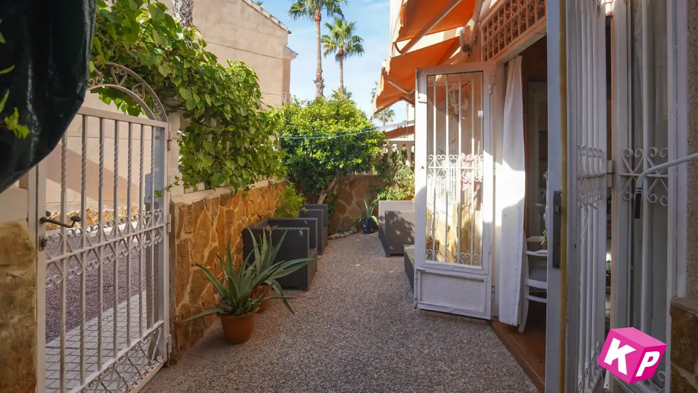 Bungalow con piscina en venta en Calle Logroño, imagen 11