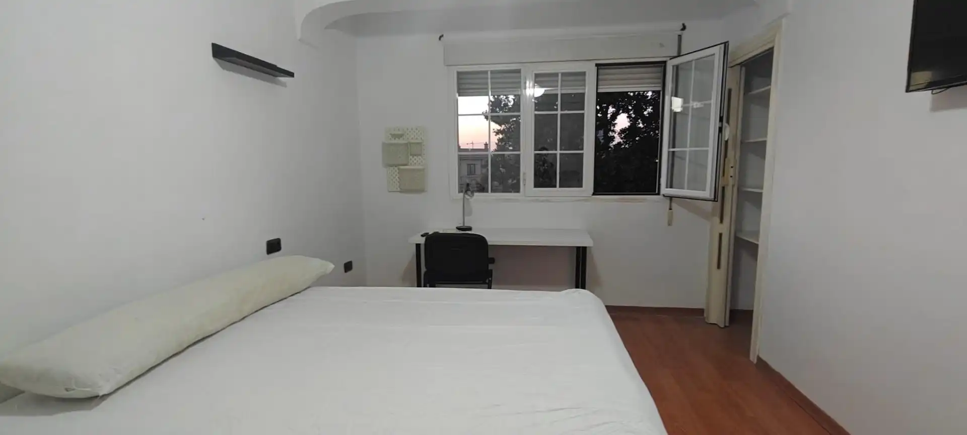 Schlafzimmer von Wohnung zur untervermieten in Beiro