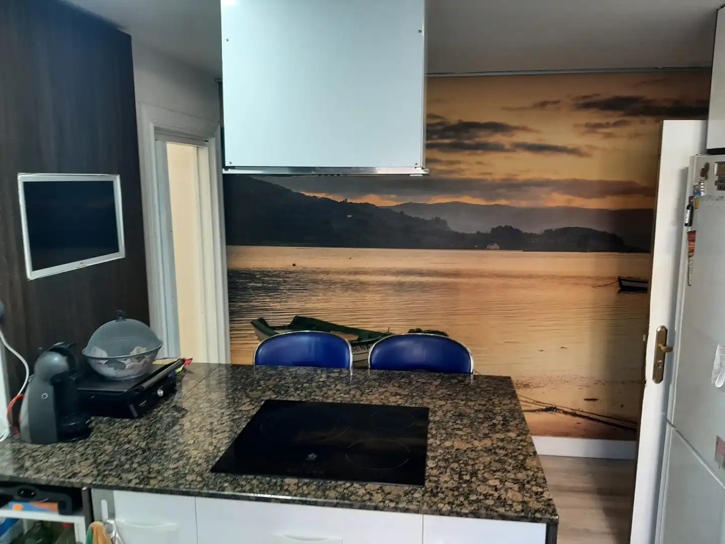 Cuina de Pis en venda en Gijón  amb Calefacció, Parquet i Moblat