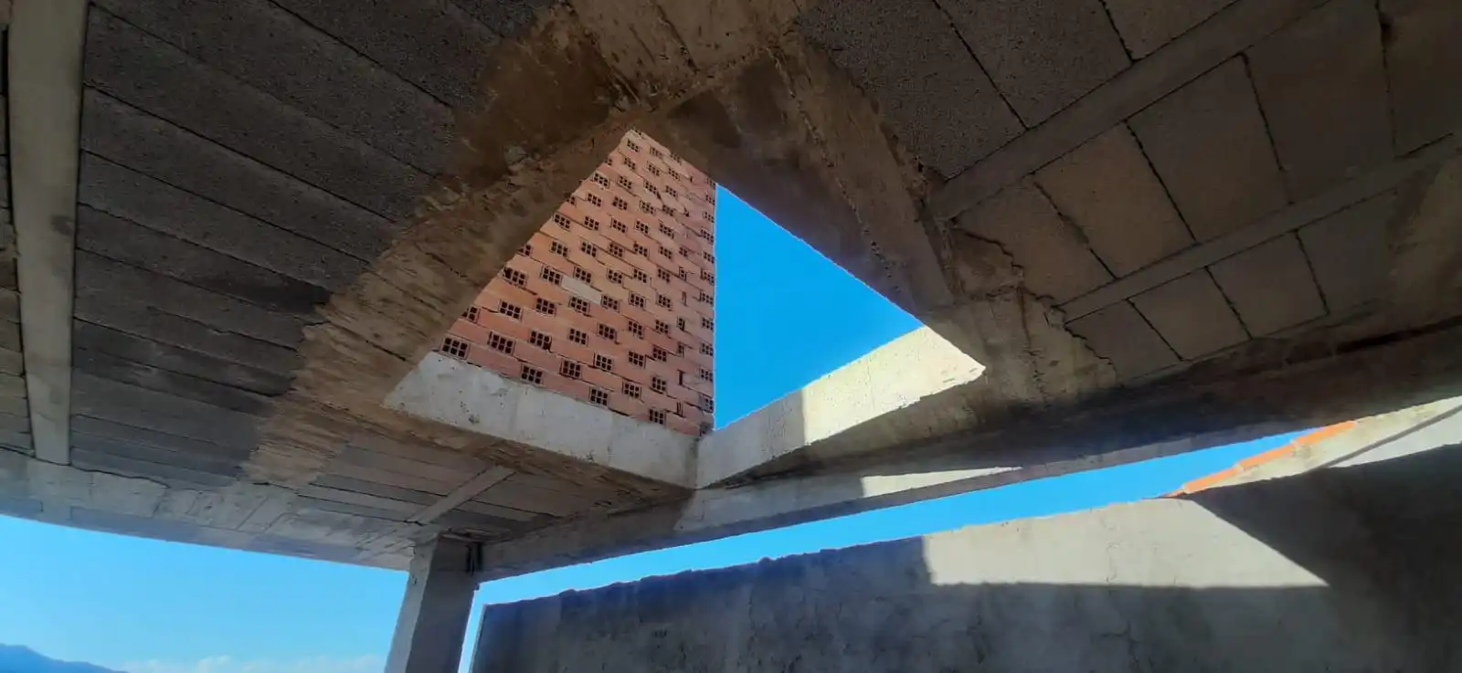 Vista exterior de Edifici en venda en Campos del Río
