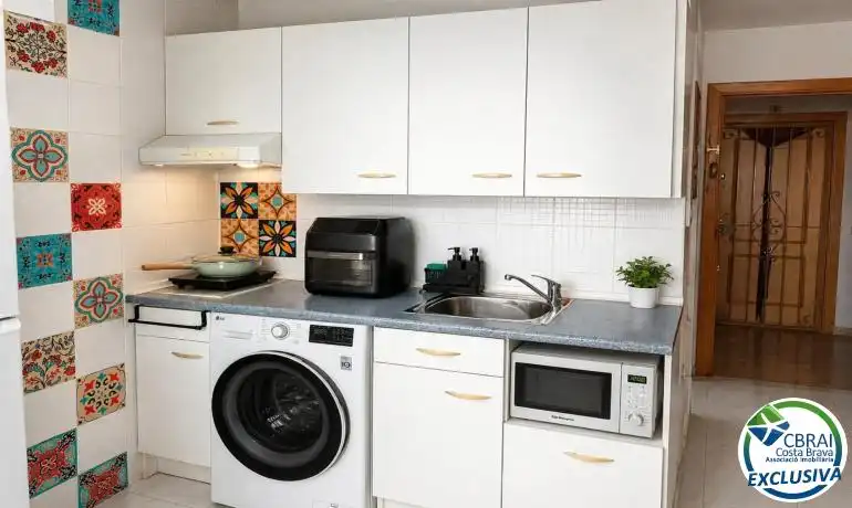 Cocina de Estudio en venta en Empuriabrava con Calefacción y Amueblado