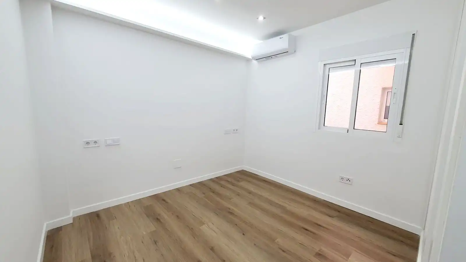 Piso en venta en Fuengirola con Aire acondicionado, Parquet y Terraza