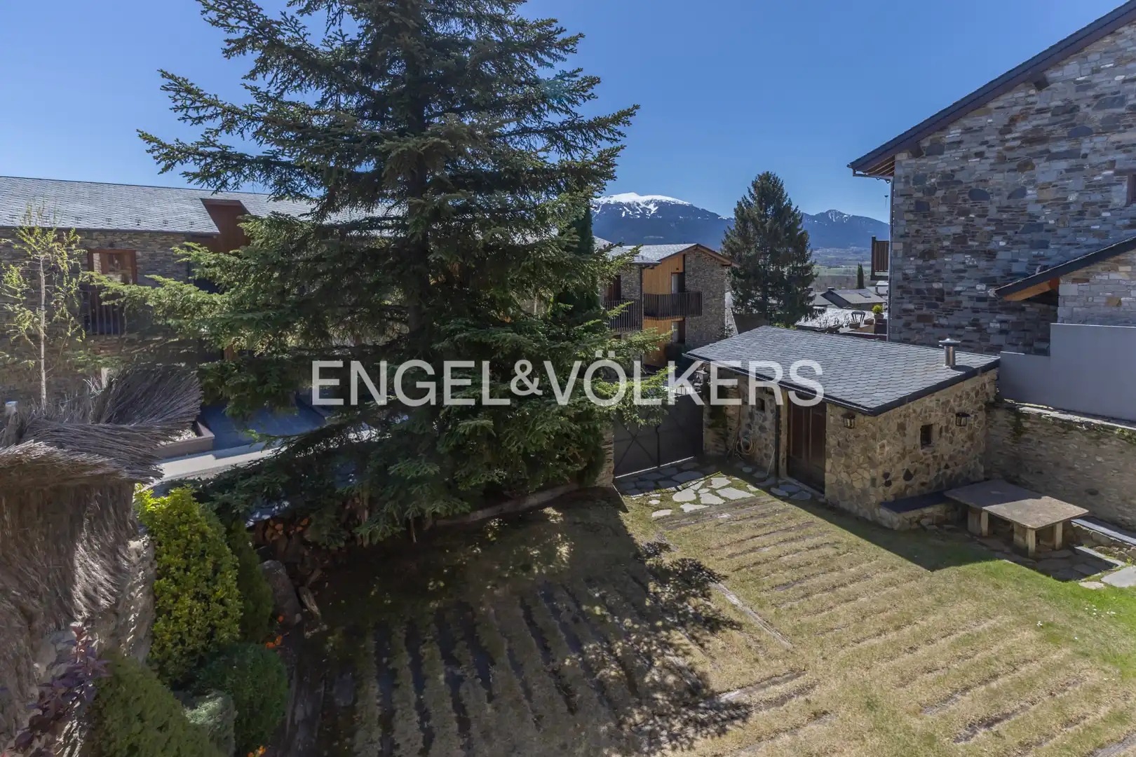 Vista exterior de Casa o chalet en venta en Bolvir con Calefacción, Jardín privado y Parquet