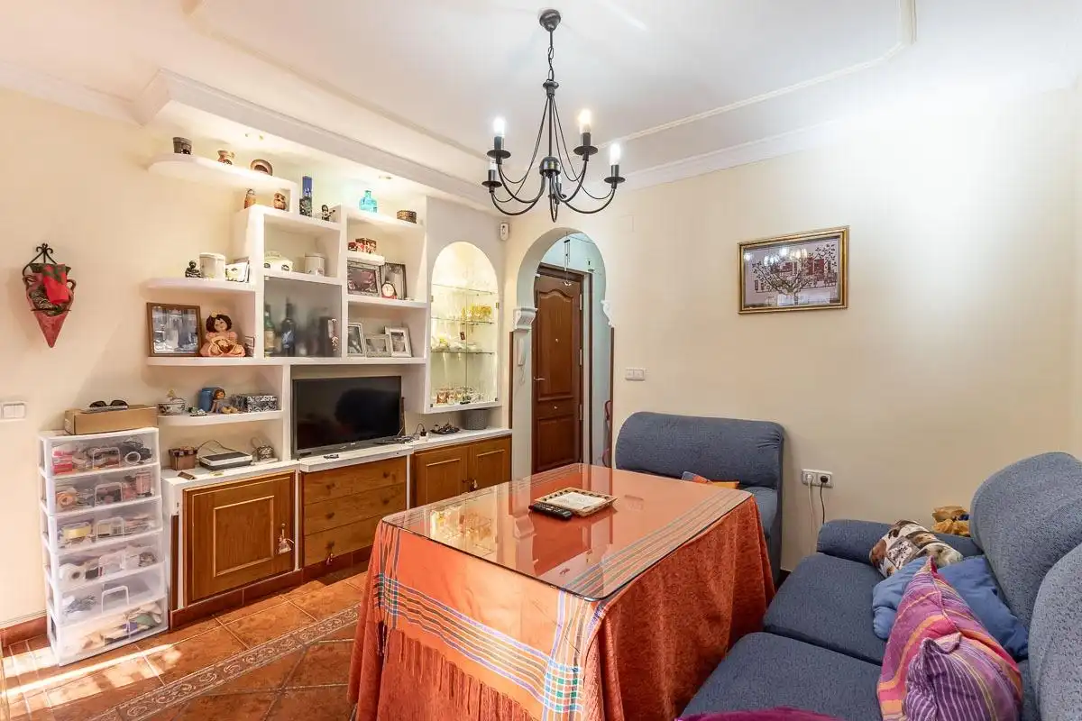 Living room of Flat for sale in  Granada Capital