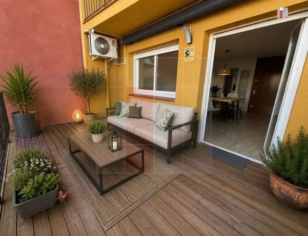 Terrassa de Casa adosada en venda en Granollers amb Aire condicionat, Calefacció i Jardí privat