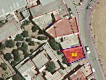 Terreno residencial en venta en Calle Ulpiano Blanco 26