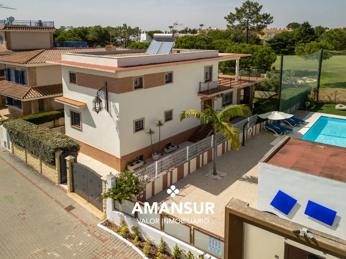 Chalet con piscina en venta en Islantilla Golf, imagen 6