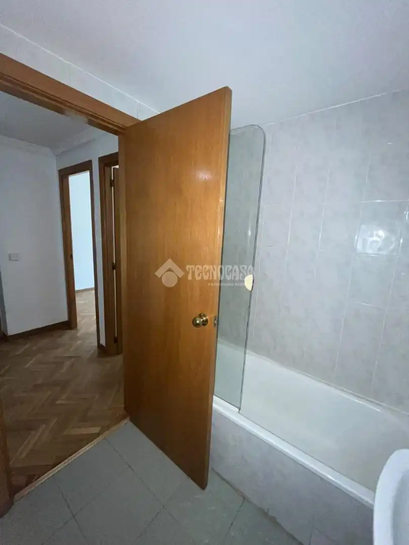 Bathroom of Flat for rent in Villaverde