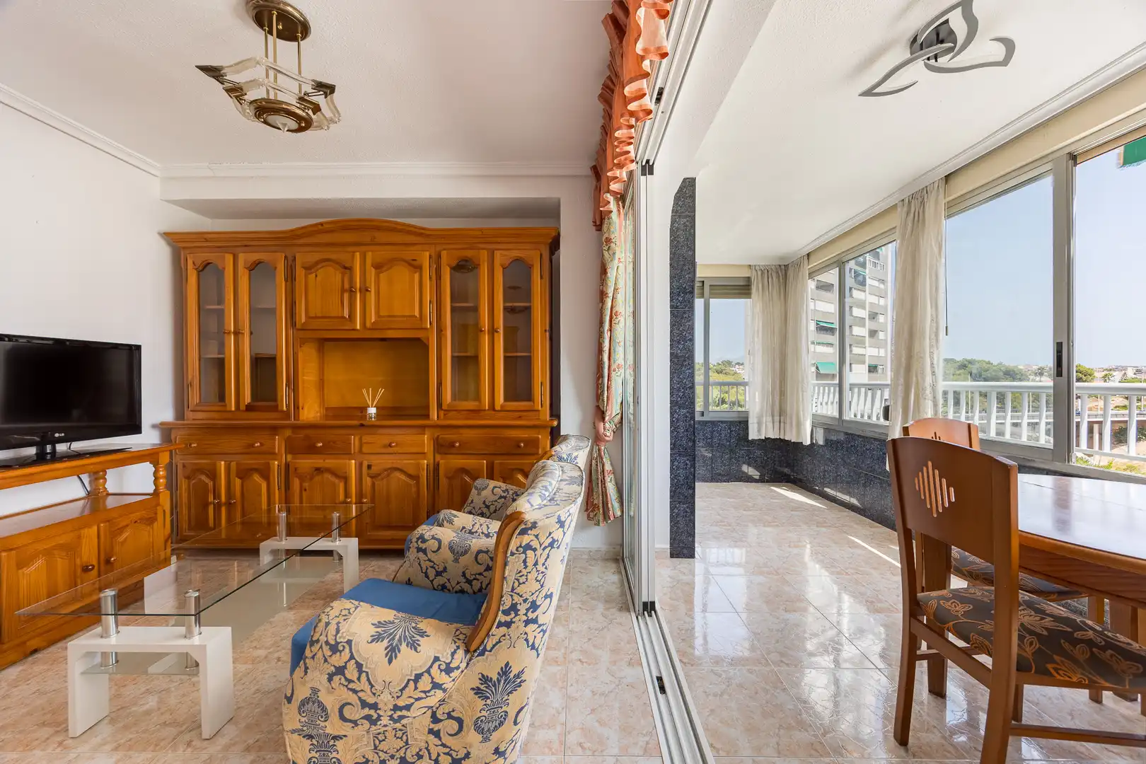 Living room of Apartments for sale in Benidorm  with Swimming Pool, Furnished and Community pool