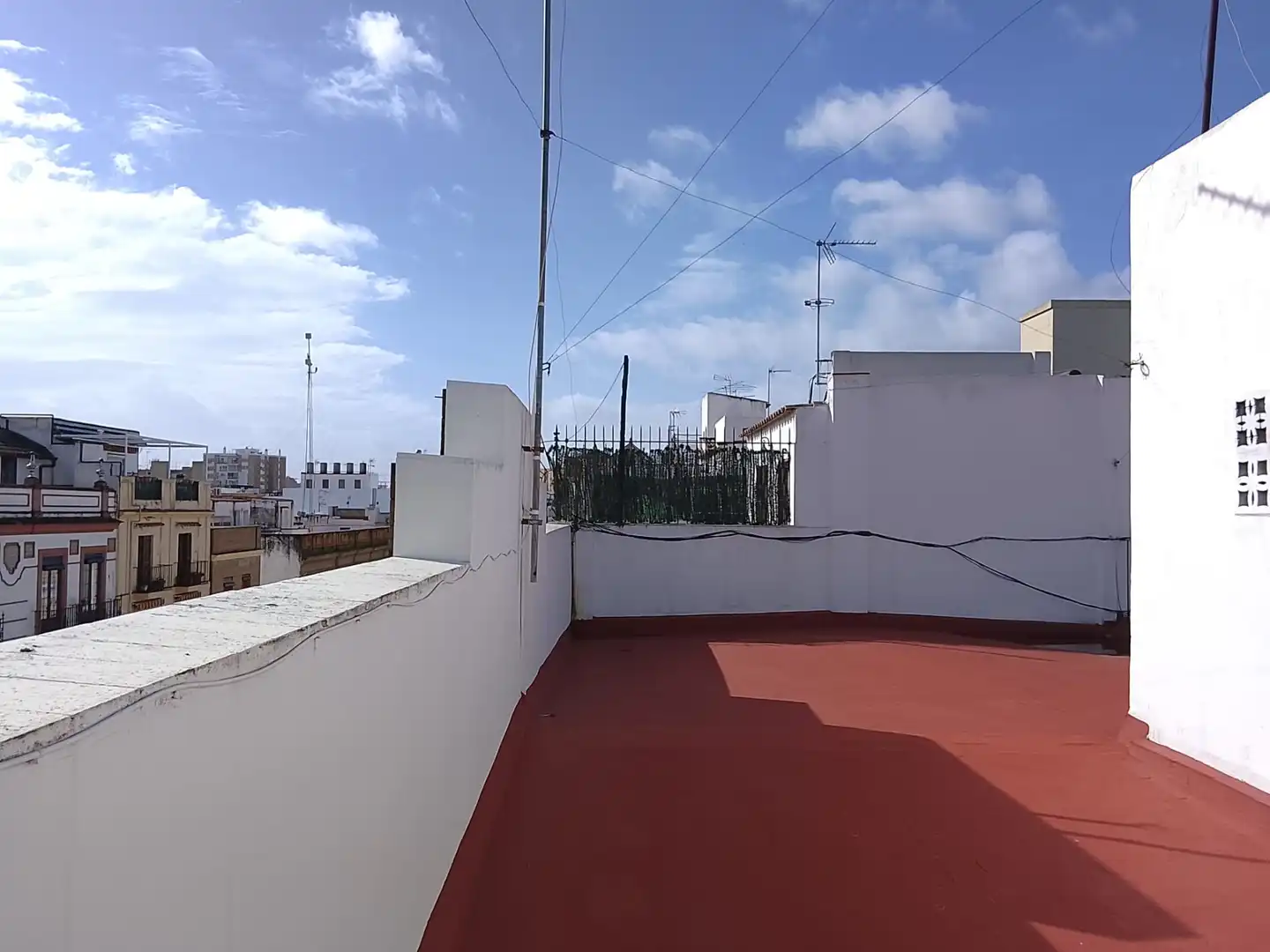 Exterior view of Flat for rent in Sevilla  with Air Conditioner, Heating and Parquet flooring
