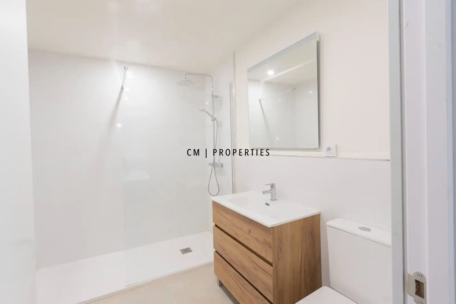 Badezimmer von Wohnung zur Miete in Poblats Marítims