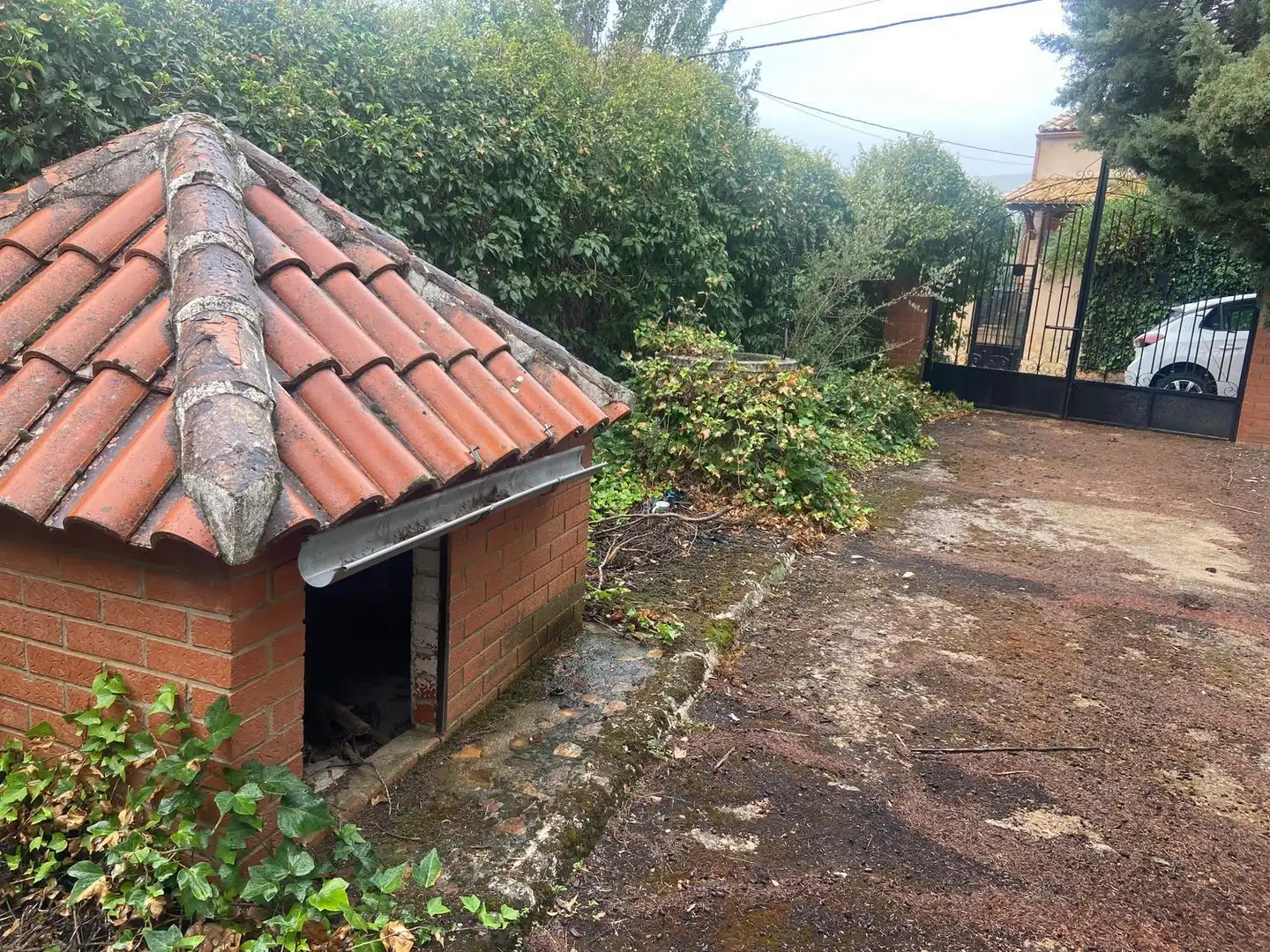 Vista exterior de Casa o xalet en venda en Piedrabuena amb Aire condicionat, Calefacció i Jardí privat