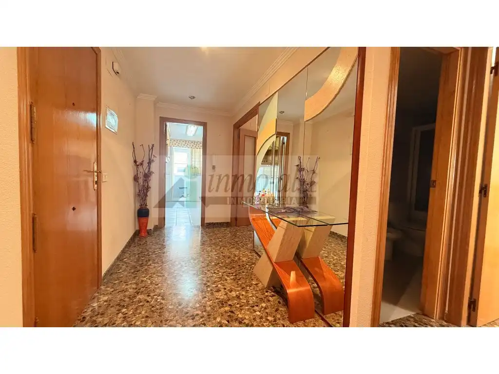 Flat with terrace for sale in Calle San Fernando
