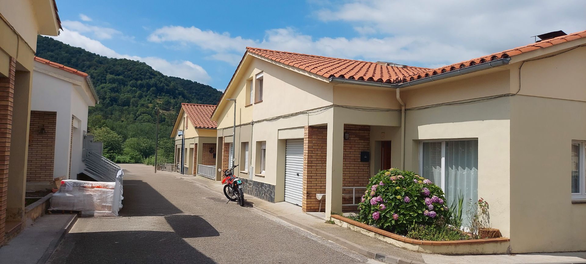 Exterior view of Single-family semi-detached for sale in Sant Pau de Segúries  with Private garden, Terrace and Storage room