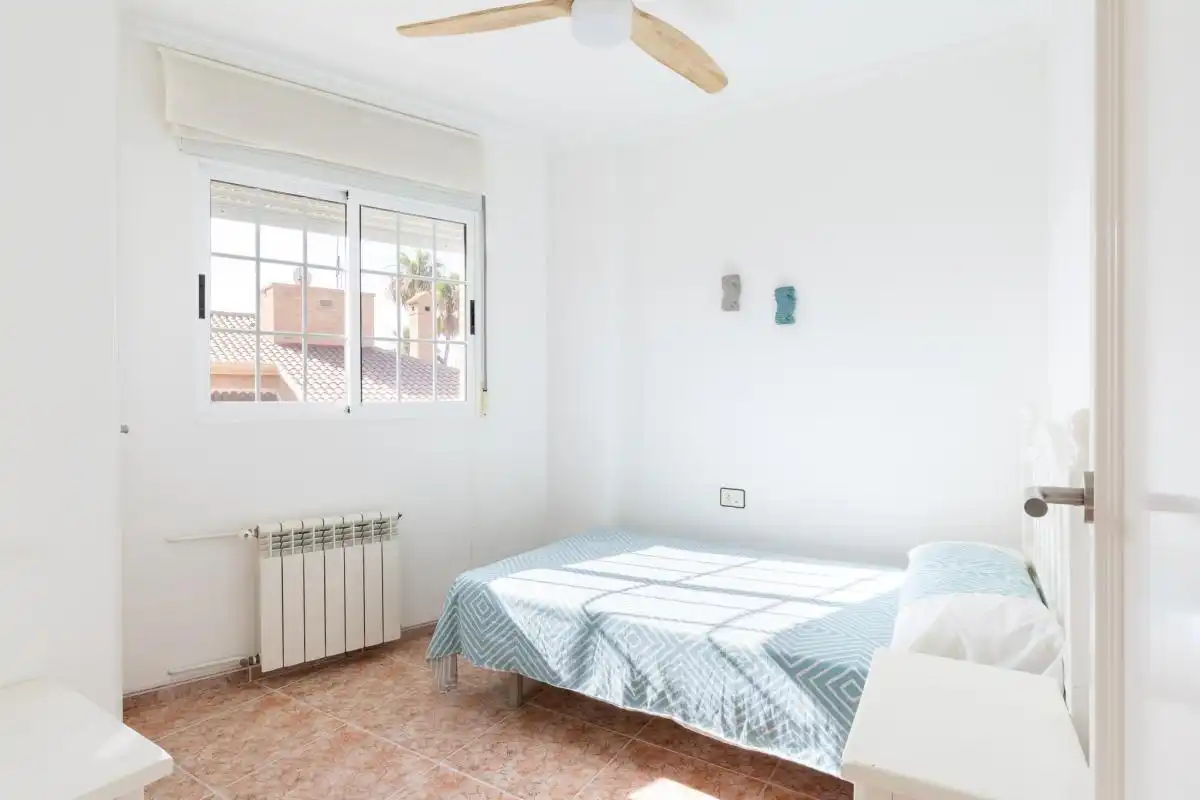 Dormitori de Casa adosada en venda en Canet d'En Berenguer amb Aire condicionat, Calefacció i Terrassa