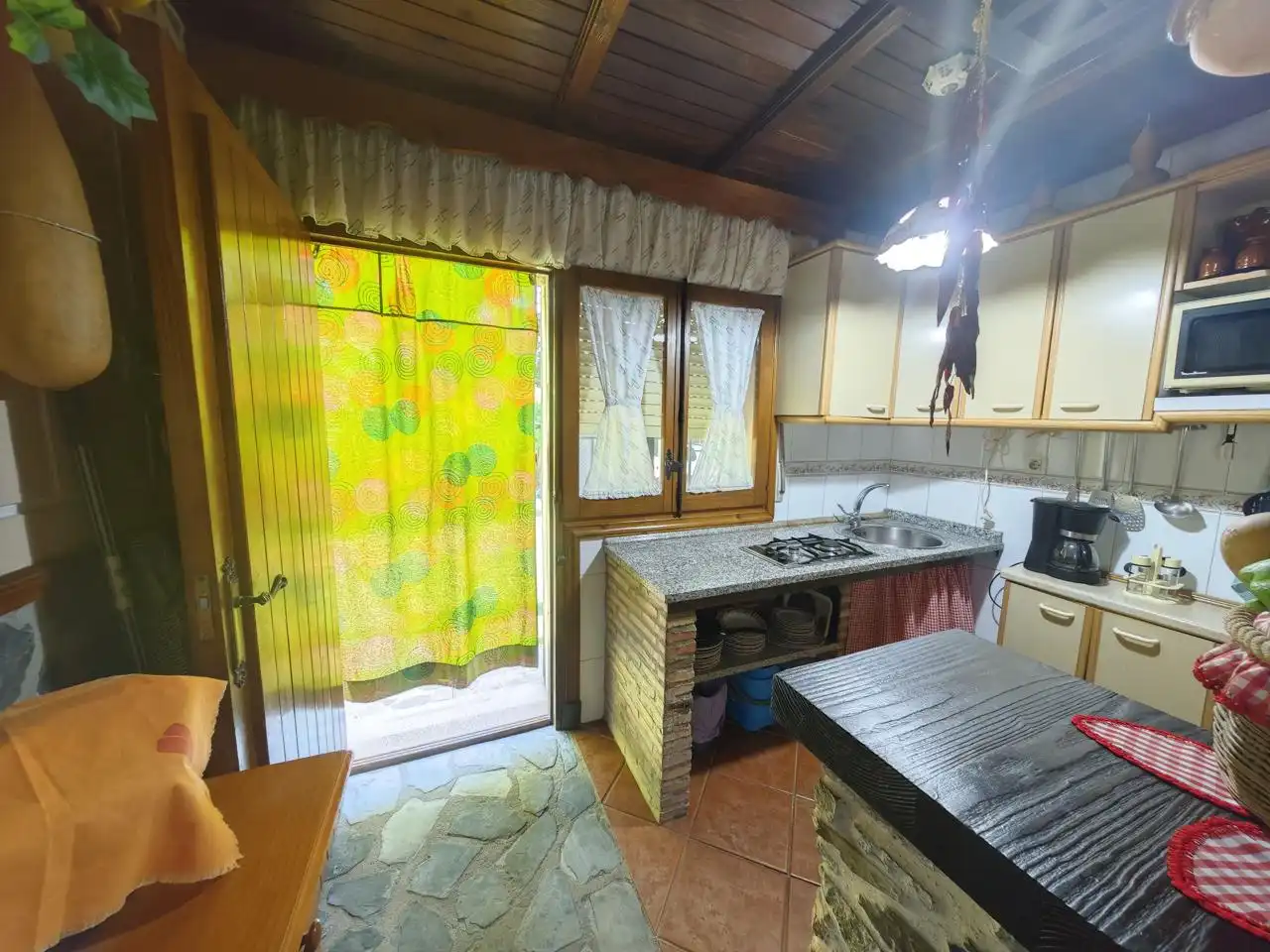 Cocina de Casa o chalet en venta en Cabrero con Jardín privado y Terraza