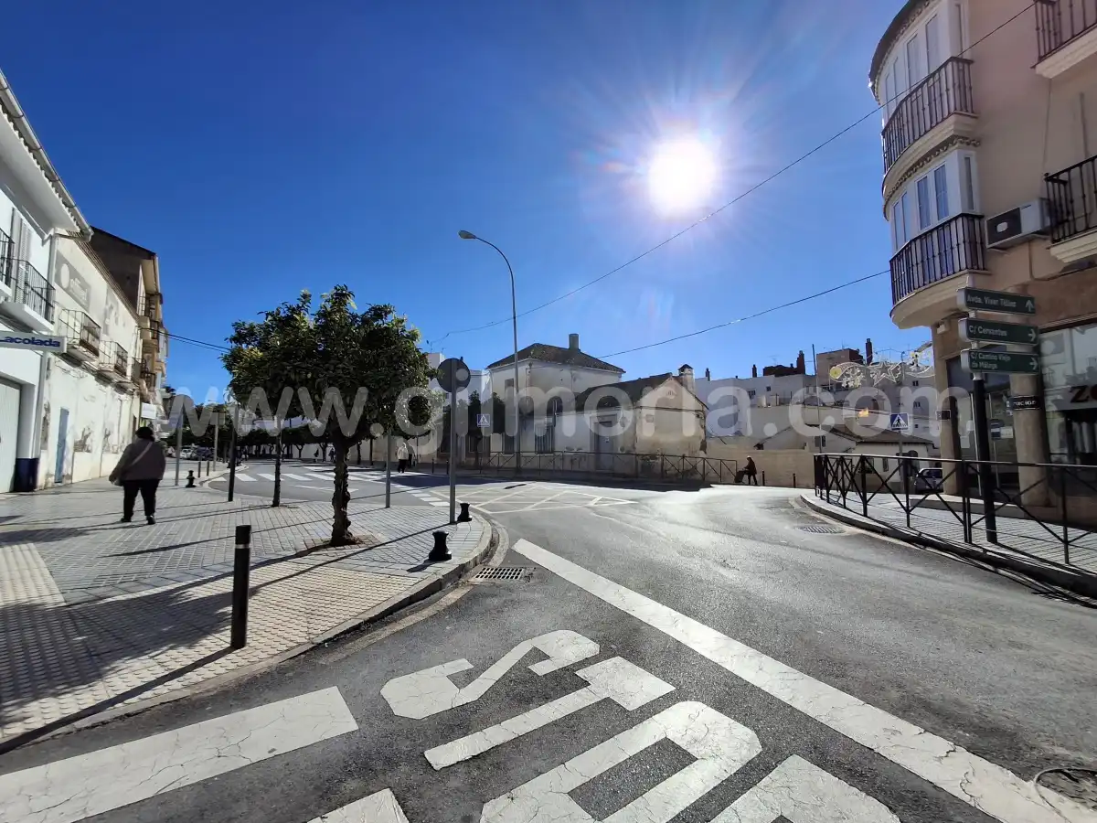 Vista exterior de Casa o xalet en venda en Vélez-Málaga amb Terrassa, Moblat i Balcó