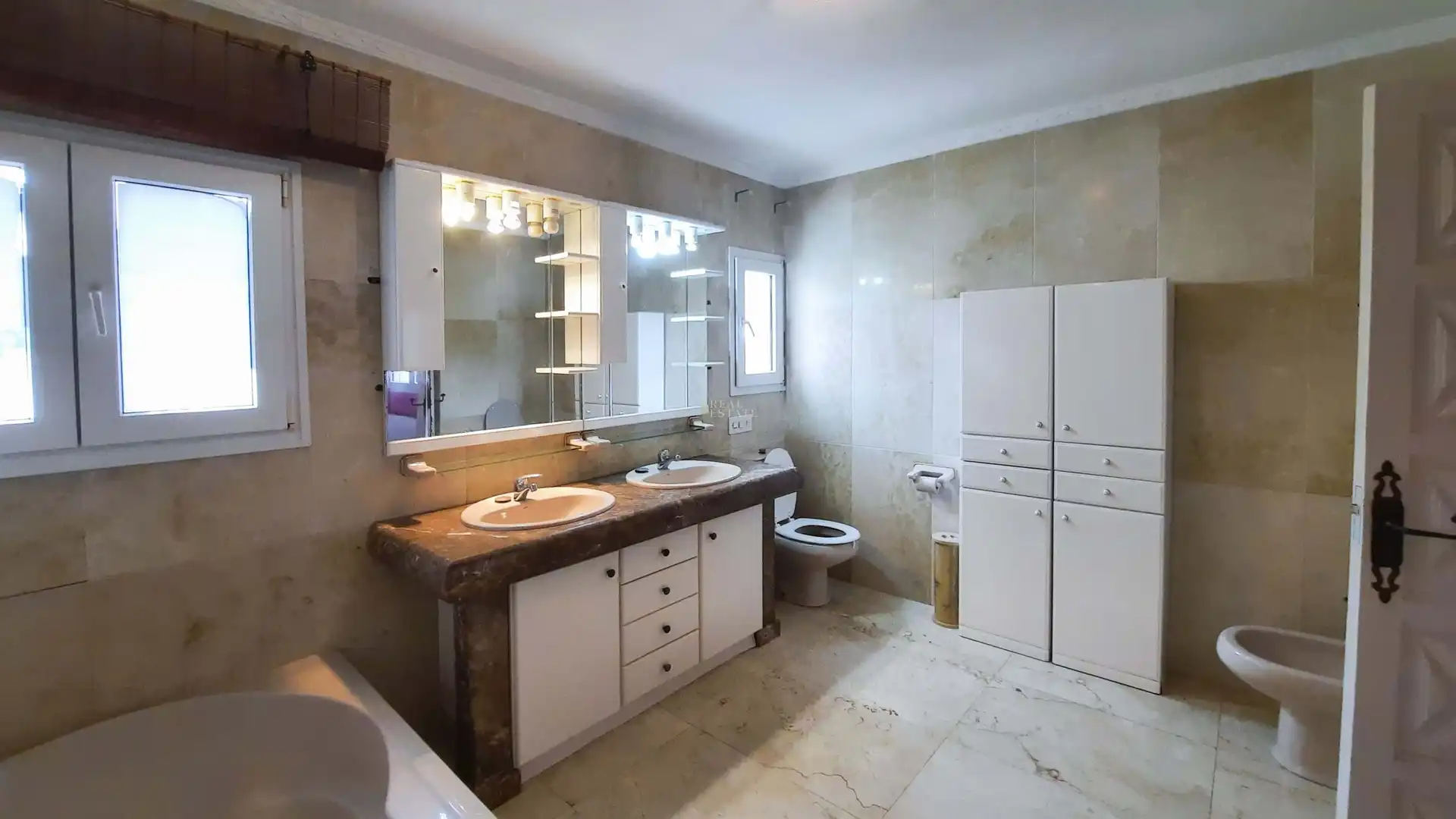 Bathroom of Houses for sale in Jávea / Xàbia  with Air Conditioner, Storage room and Swimming Pool