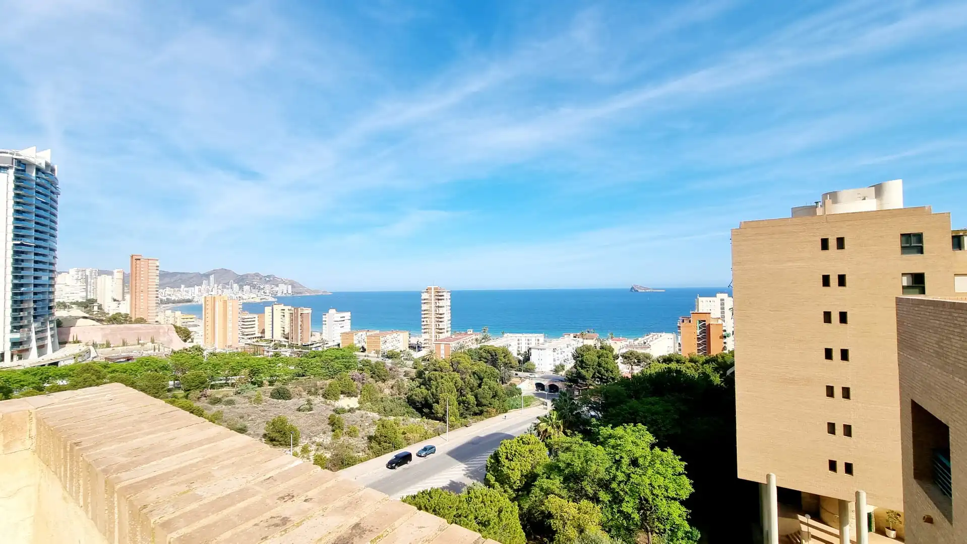 Vista exterior de Ático en venta en Benidorm con Aire acondicionado, Jardín privado y Terraza