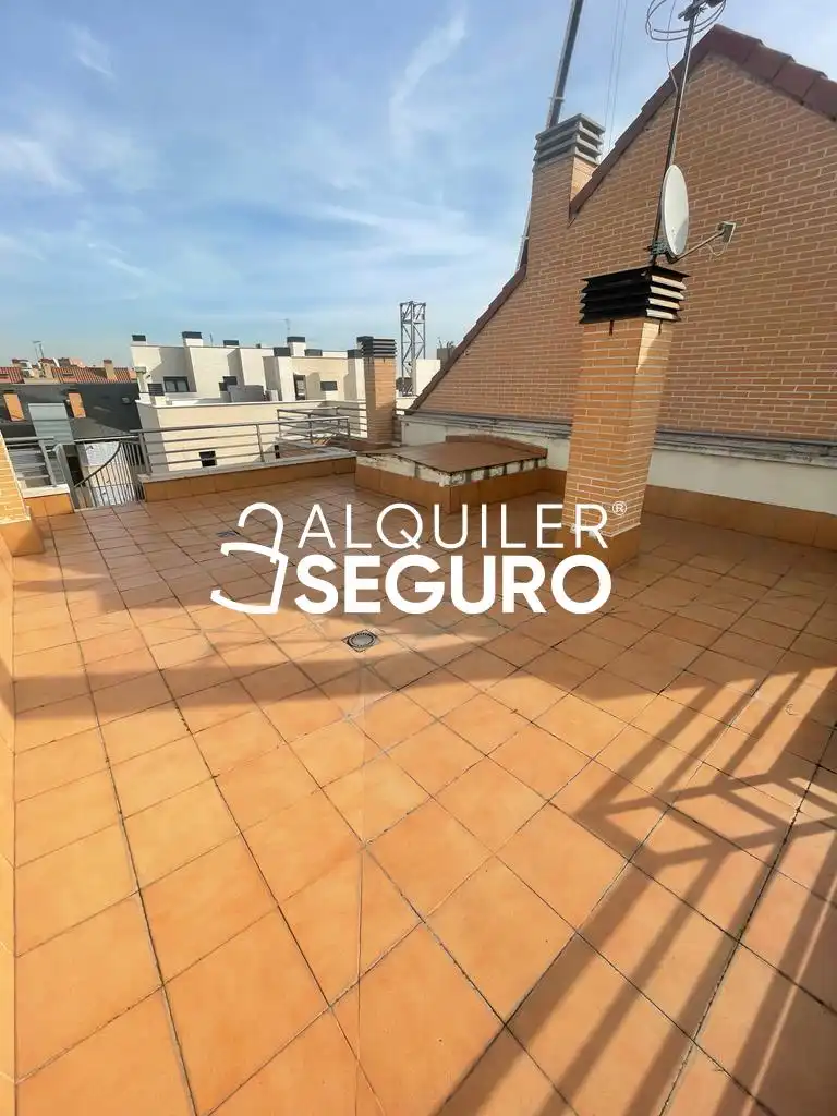Terrasse von Dachboden zur Miete in Madrid mit Heizung, Terrasse und Abstellraum