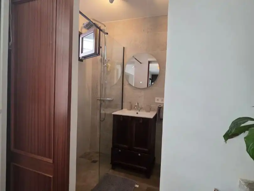 Bathroom of Ground floor for rent in Llevant