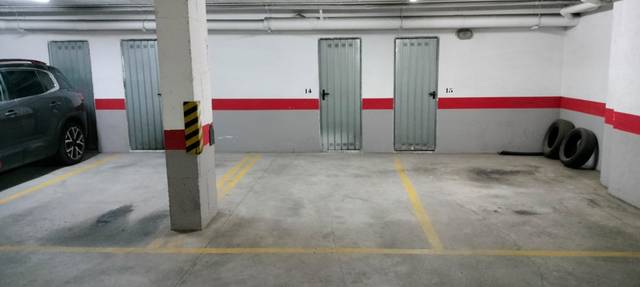 Garaje en Alquiler en Calle Francisco Barbin en El Cónsul - Ciudad Universitaria - El Romeral