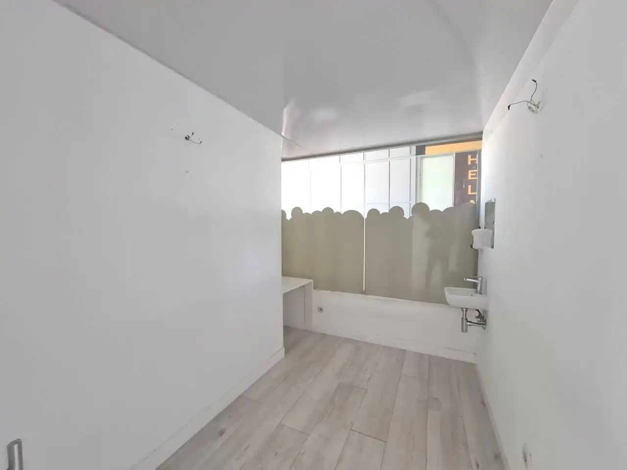 Baño de Local de alquiler en Arroyomolinos (Madrid) con Alarma