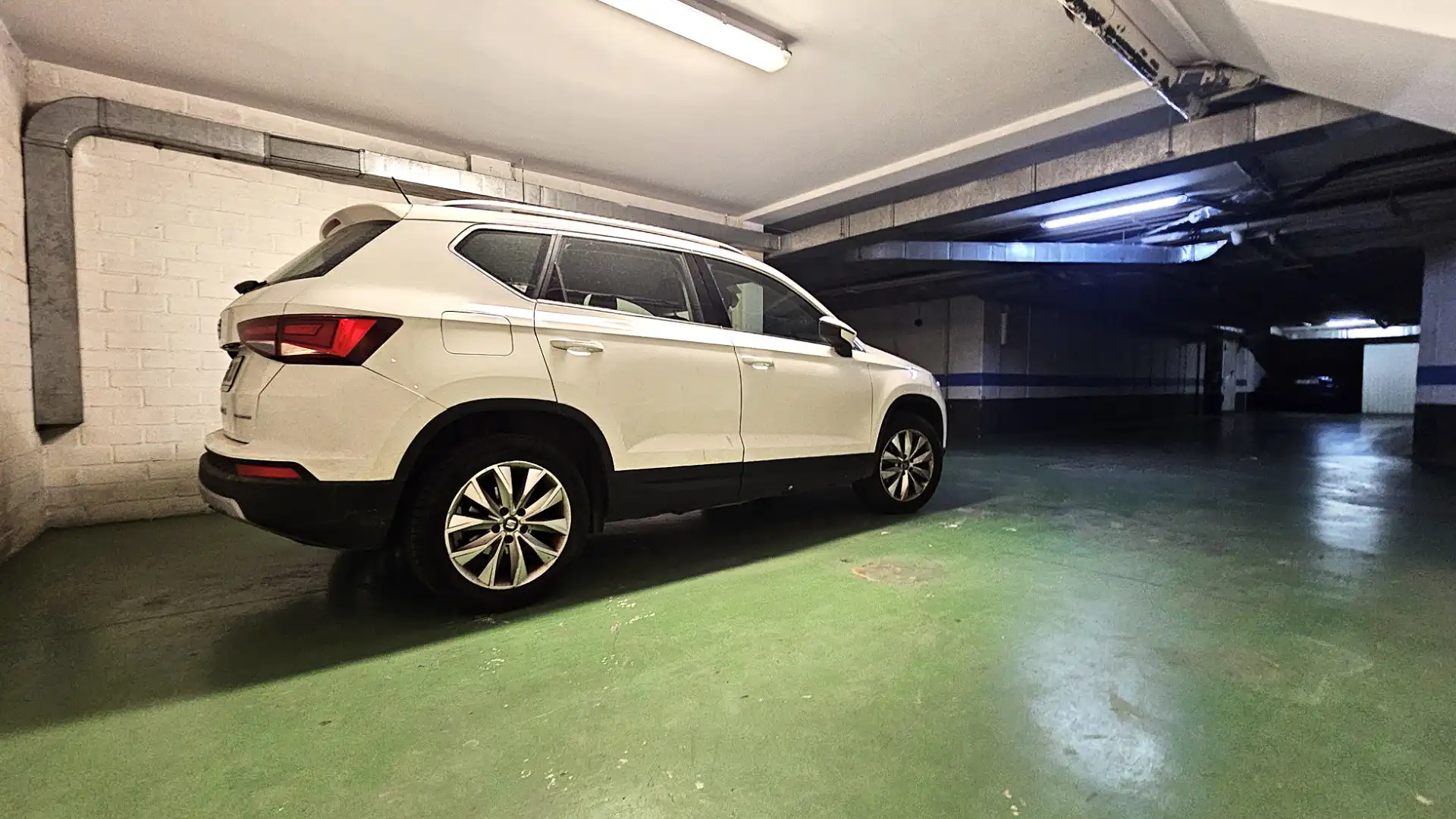Parking de Casa adosada en venta en Zaragoza con Aire acondicionado, Calefacción y Jardín privado