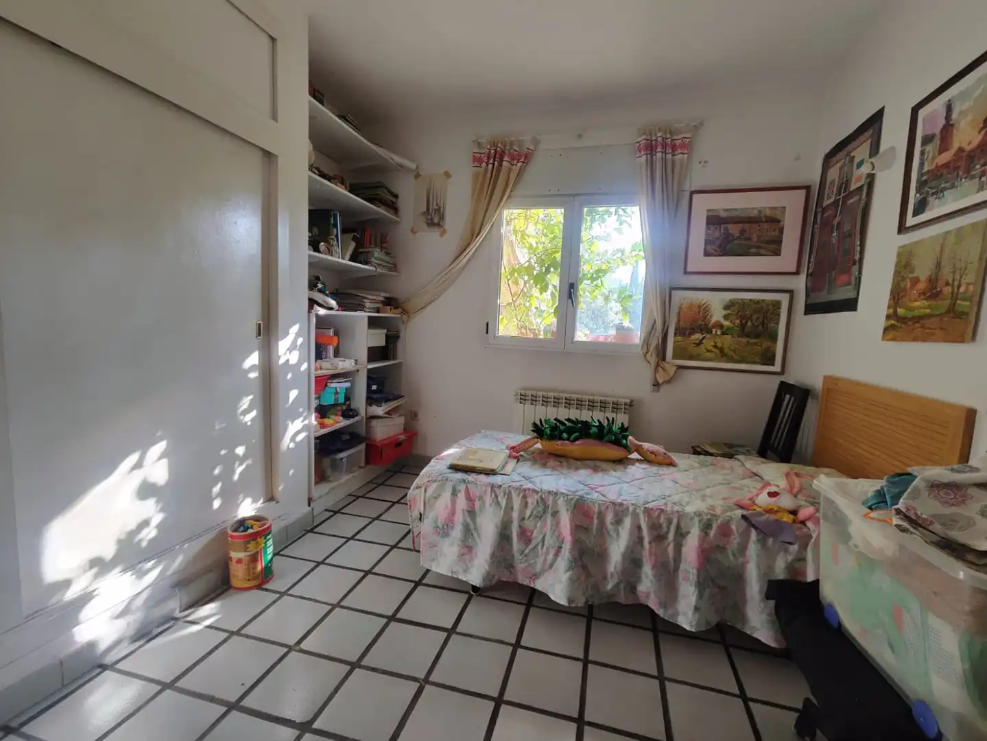 Dormitori de Casa o xalet en venda en Sevilla la Nueva amb Calefacció, Jardí privat i Terrassa
