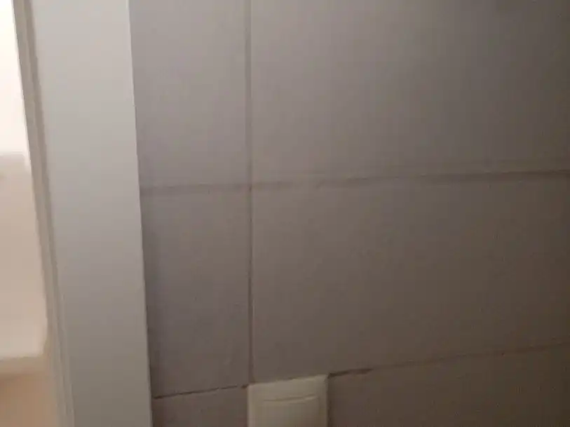 Baño de Local de alquiler en Sevilla con Aire acondicionado, Calefacción y Terraza