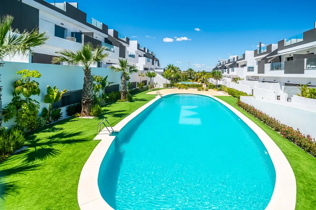 Piso con terraza en venta en Los Balcones - Los Altos, imagen 52