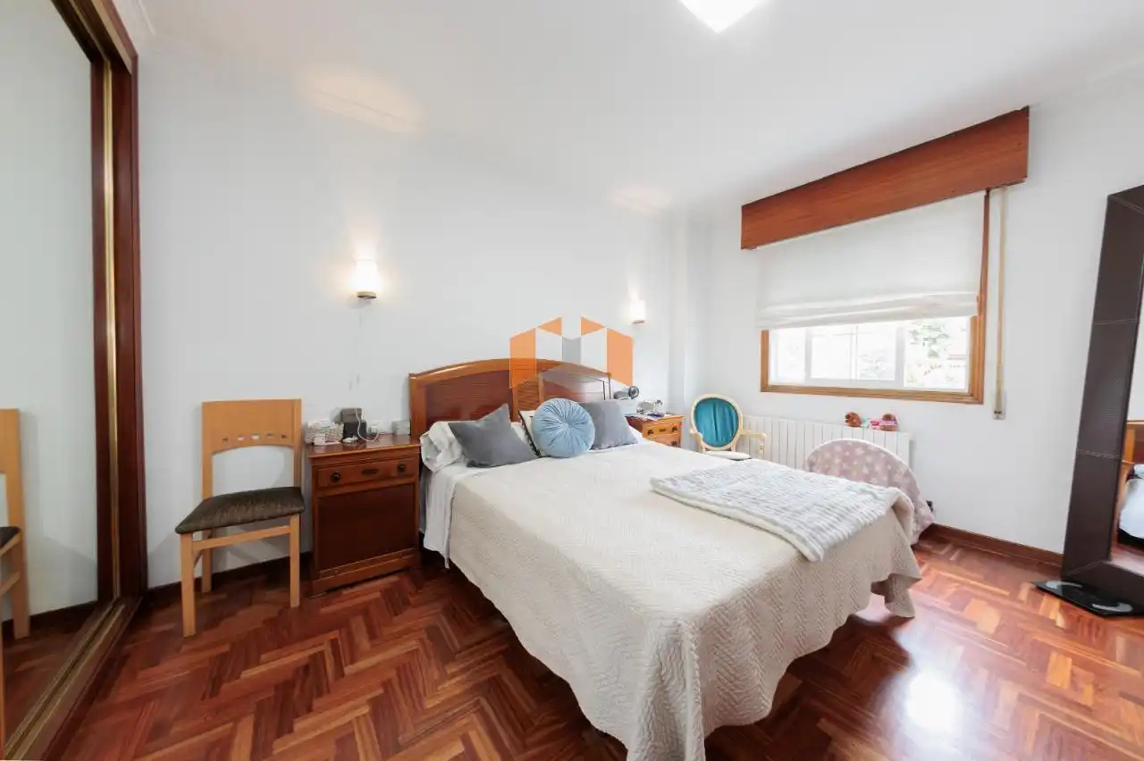 Bedroom of Houses for sale in Vigo   with Heating, Private garden and Parquet flooring