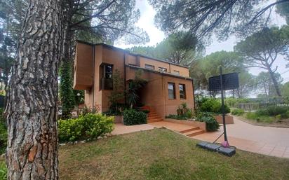 Jardí de Casa o xalet en venda en Tudela de Duero amb Aire condicionat, Terrassa i Piscina