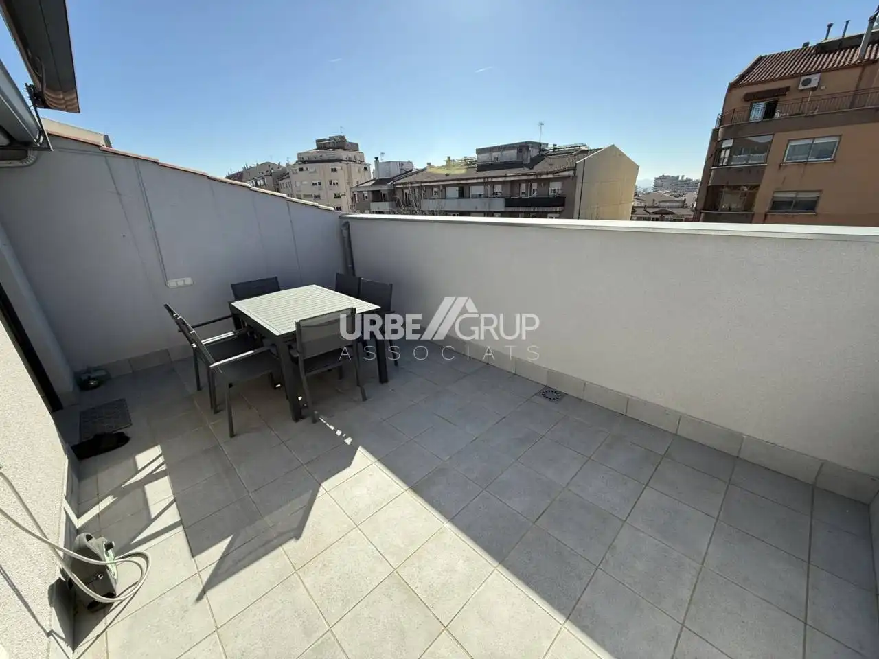 Duplex con terrazza in affitto a Avenida Abad Marcet, imagen 3