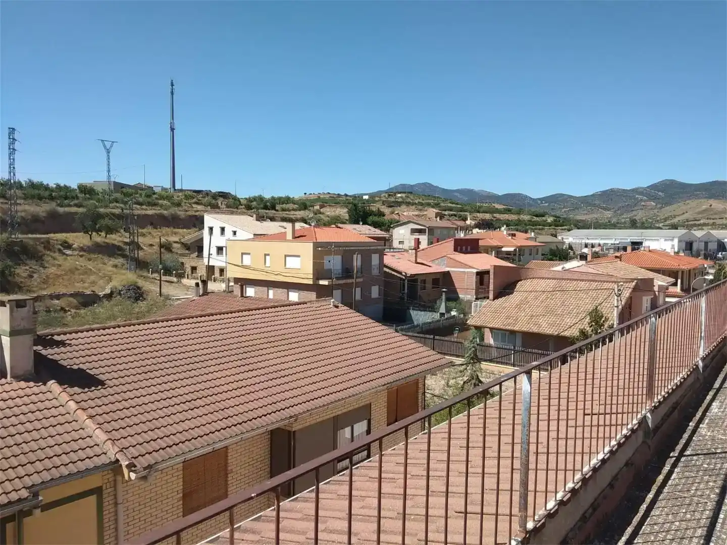 Vista exterior de Ático en venta en Aniñón