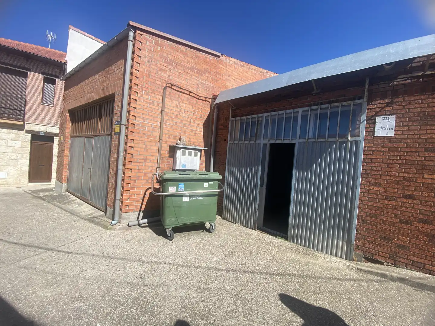 Vista exterior de Nave industrial en venta en Villamuriel de Cerrato