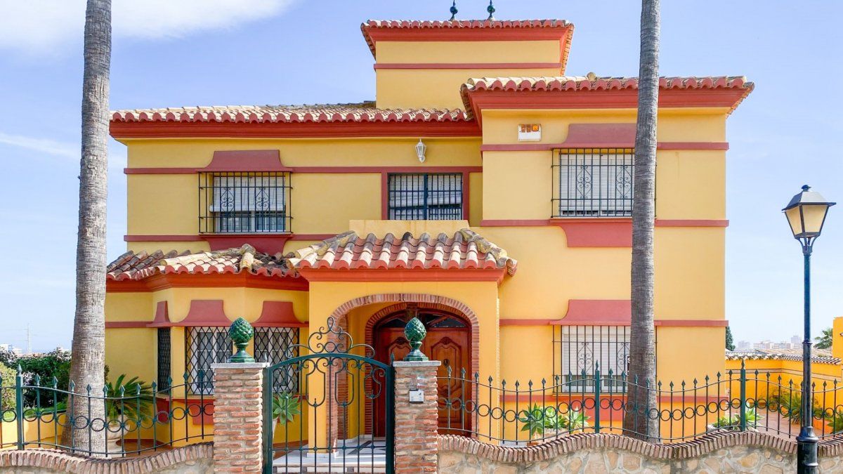 Exterior view of House or chalet for sale in Mijas  with Heating, Private garden and Terrace