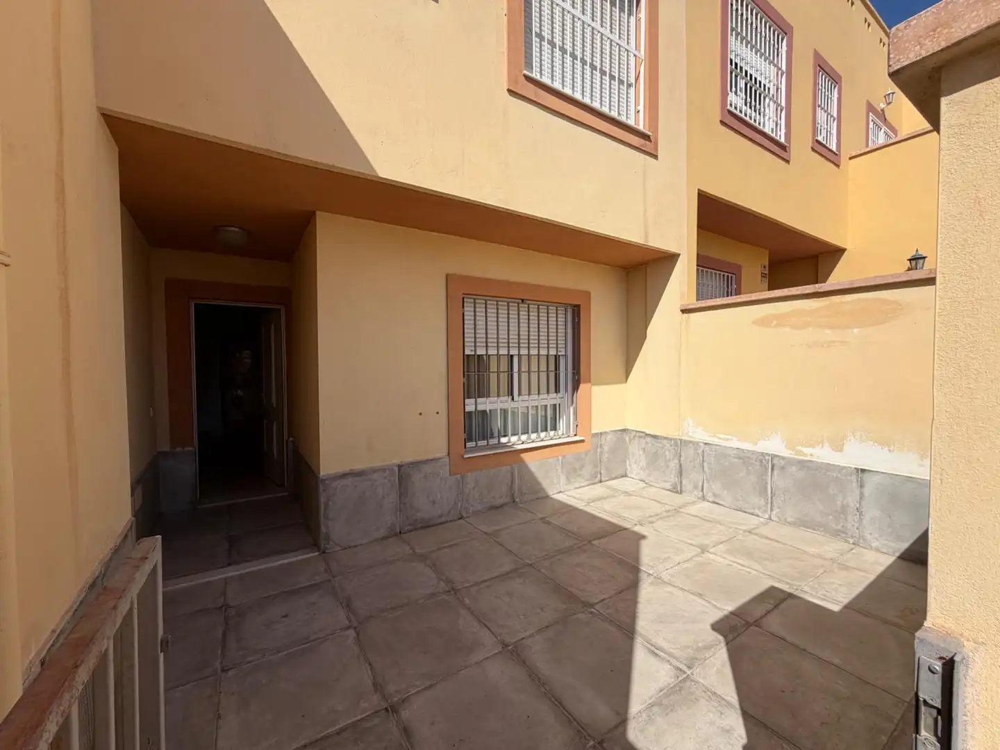 Vista exterior de Casa o chalet en venta en Huércal de Almería con Jardín privado y Balcón