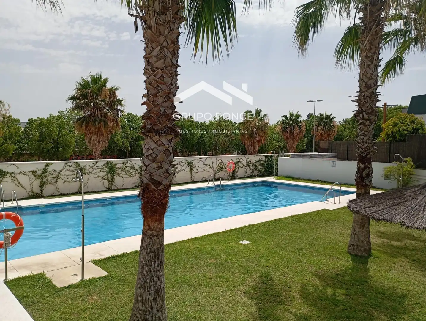 Schwimmbecken von Wohnung zum Verkauf in Jerez de la Frontera mit Abstellraum, Schwimmbad und Gemeinschaftspool