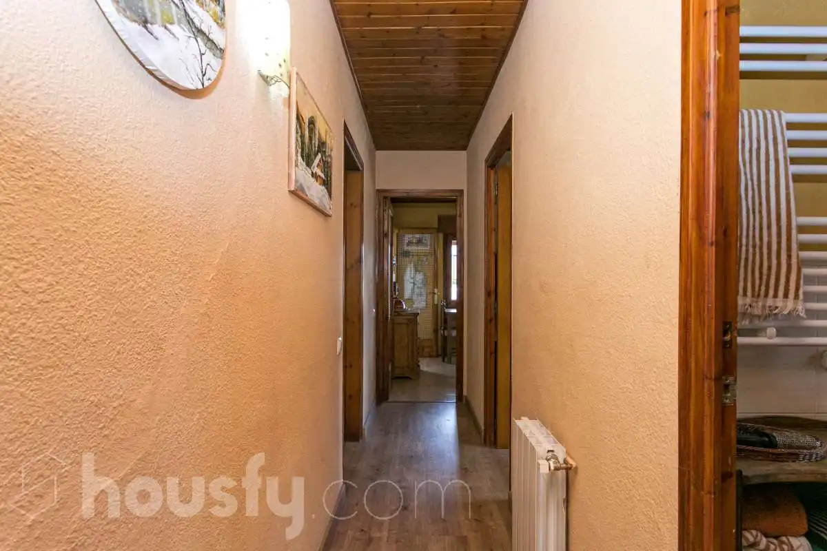 Flat for sale in Alp  with Air Conditioner, Heating and Terrace