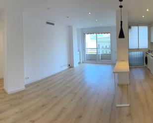 Living room of Flat to rent in  Barcelona Capital  with Air Conditioner, Heating and Parquet flooring
