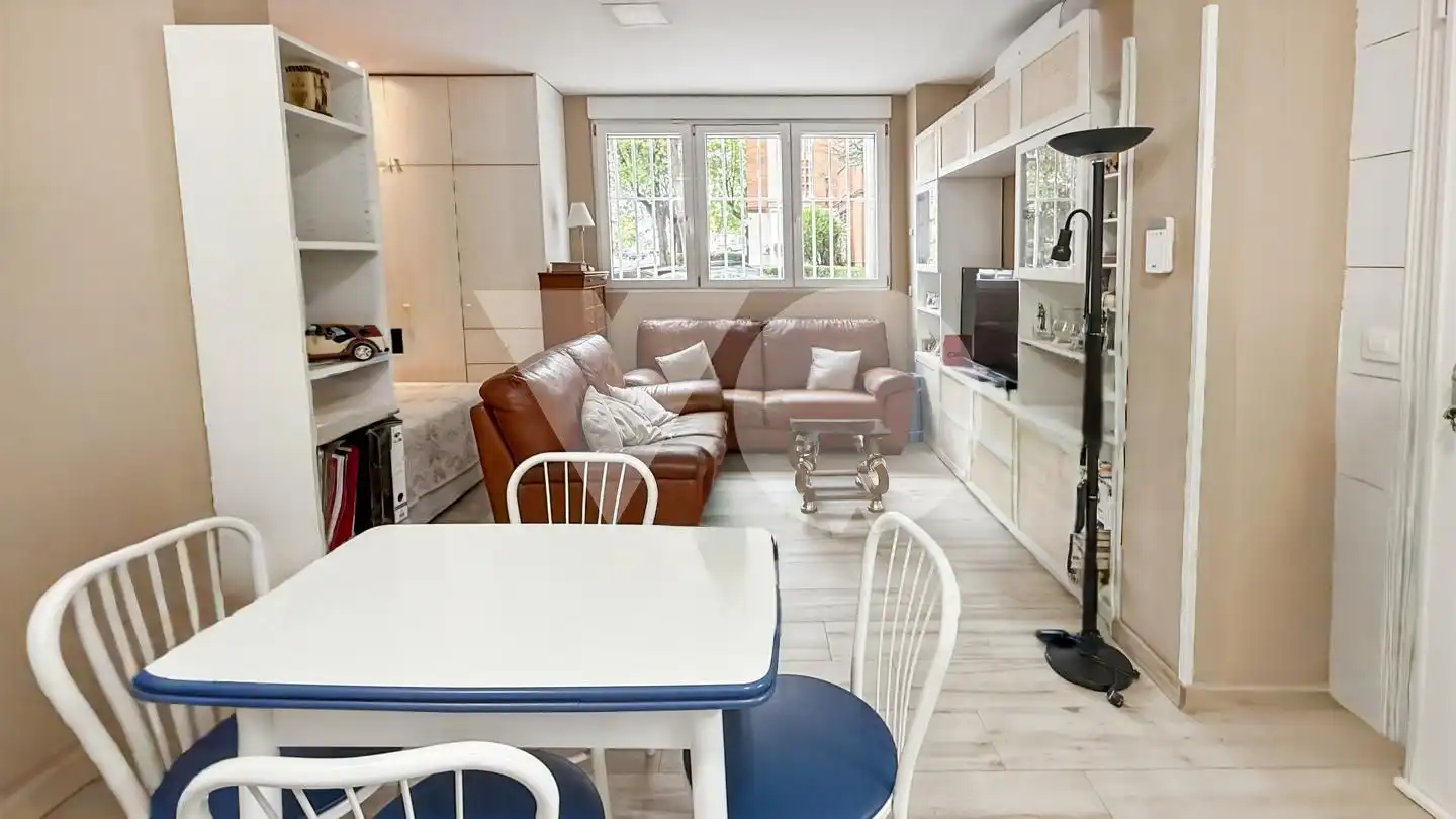 Living room of Study for sale in Hortaleza