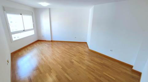 Foto 3 de Pis en venda a Calle Lili Álvarez, Martín Carpena - Torre del Río, Málaga